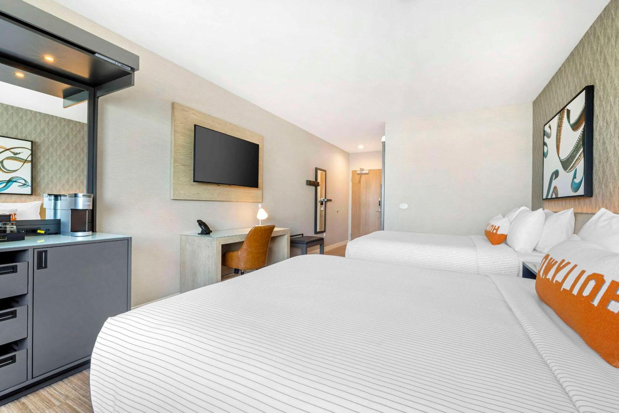 Cambria Hotel Burbank Airport Exterior foto