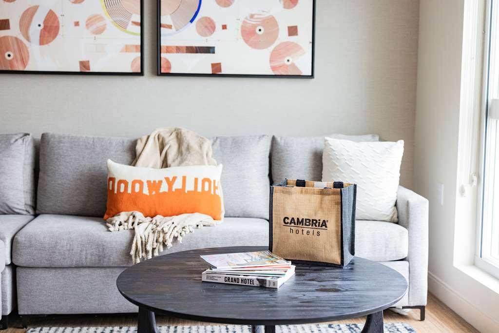 Cambria Hotel Burbank Airport Quarto foto